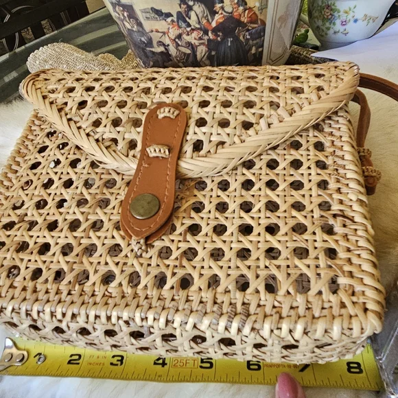 Source Unknown Natural Woven Crossbody with Brown Trim - Picture 3 of 7